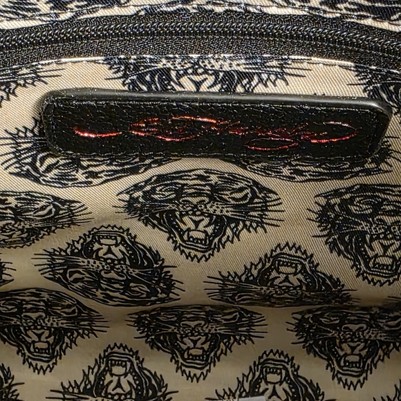 Ed Hardy Pink Skull Floral Hearts Women's Bag Satchel Crossbody NWT Retail $99 - Picture 9 of 15